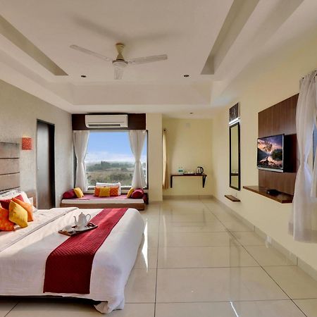 Goverdhan Greens Resort Dwarka L Hotels In Dwarka Eksteriør bilde