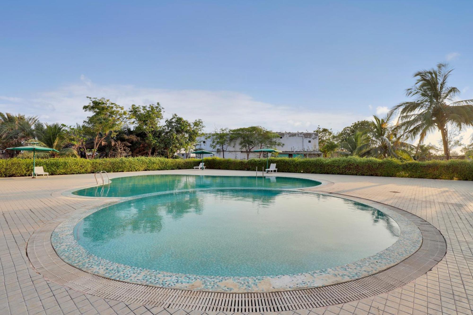 Goverdhan Greens Resort Dwarka L Hotels In Dwarka Eksteriør bilde