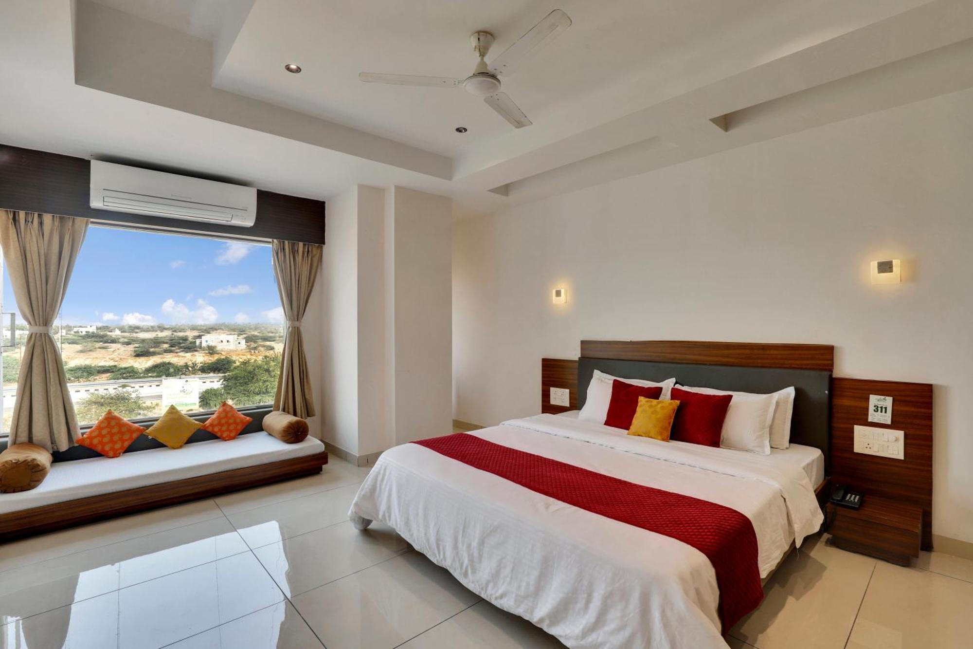 Goverdhan Greens Resort Dwarka L Hotels In Dwarka Eksteriør bilde