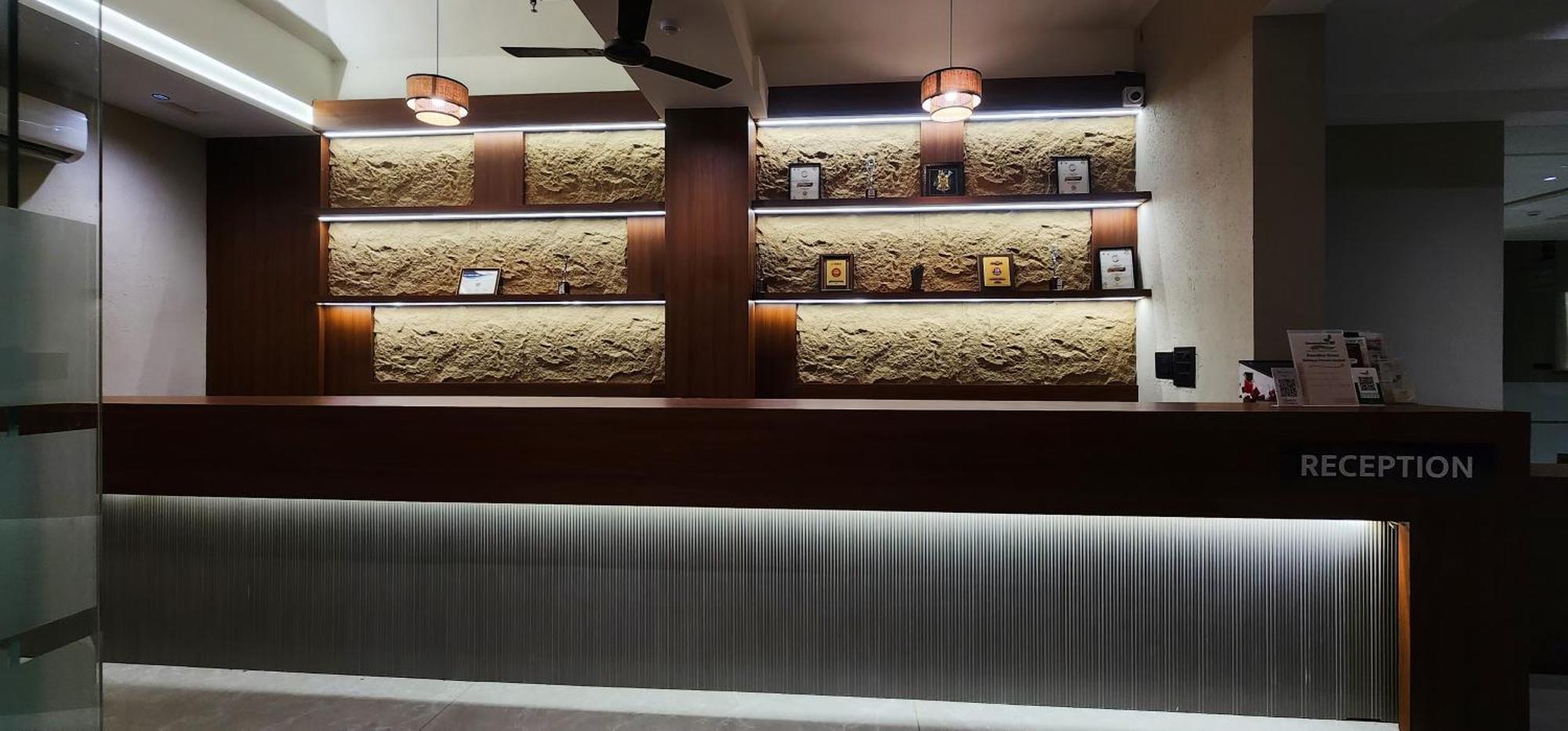 Goverdhan Greens Resort Dwarka L Hotels In Dwarka Eksteriør bilde