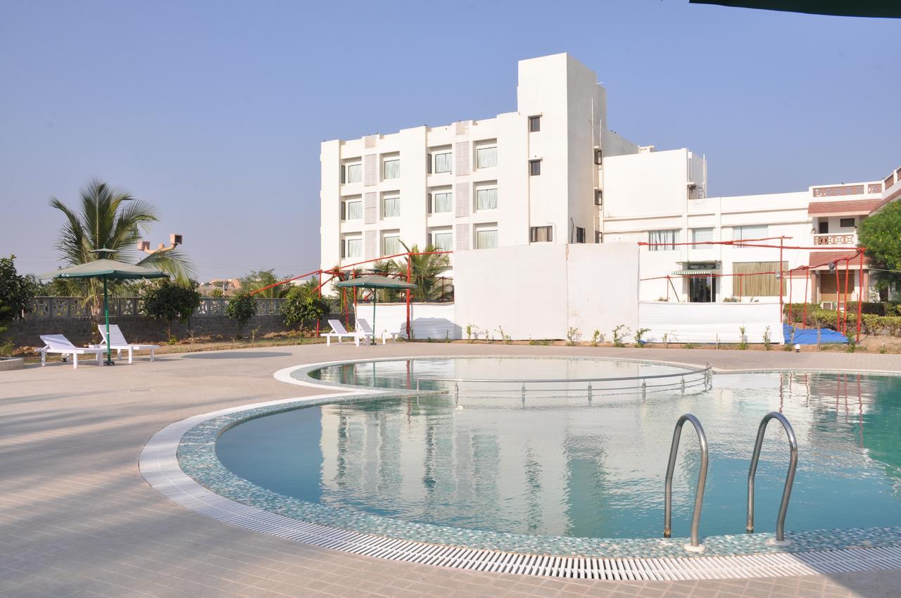 Goverdhan Greens Resort Dwarka L Hotels In Dwarka Eksteriør bilde