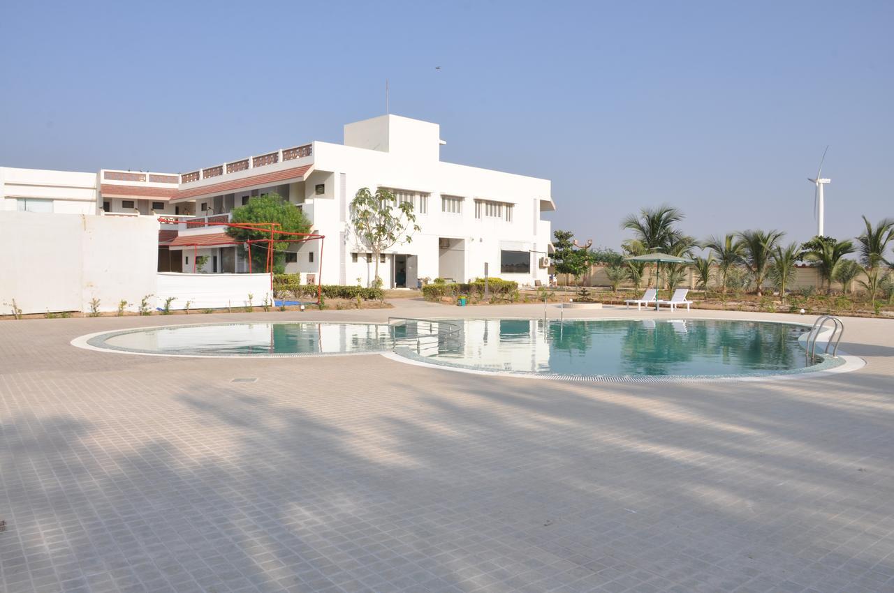 Goverdhan Greens Resort Dwarka L Hotels In Dwarka Eksteriør bilde