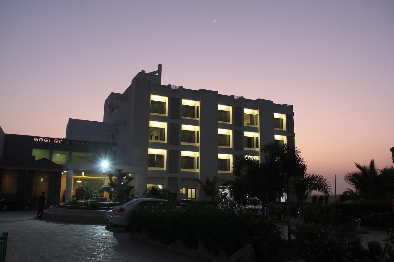 Goverdhan Greens Resort Dwarka L Hotels In Dwarka Eksteriør bilde