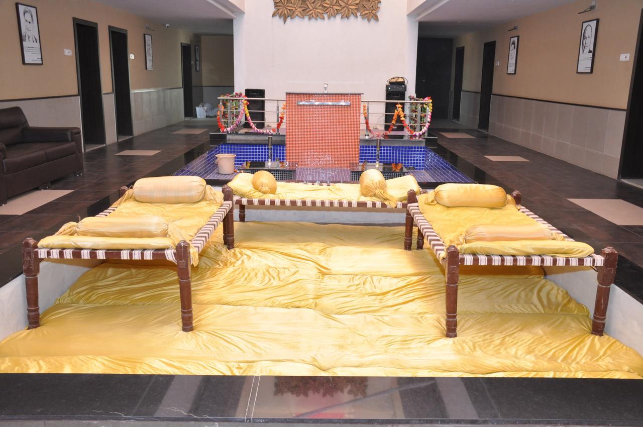 Goverdhan Greens Resort Dwarka L Hotels In Dwarka Eksteriør bilde