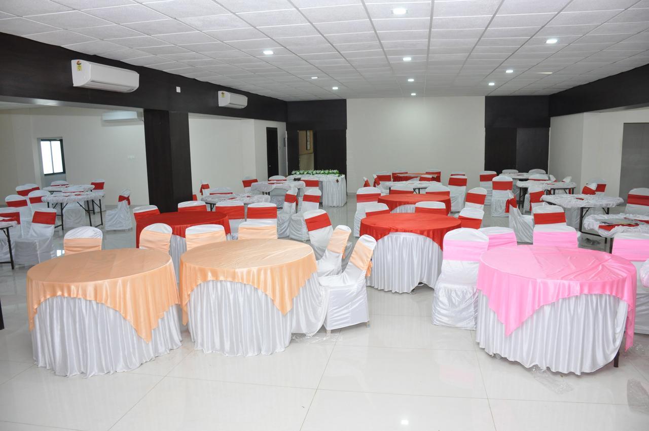 Goverdhan Greens Resort Dwarka L Hotels In Dwarka Eksteriør bilde