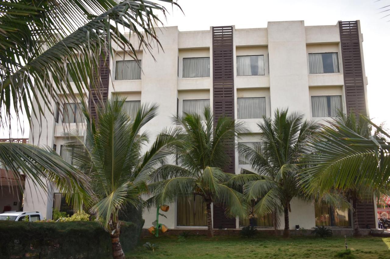 Goverdhan Greens Resort Dwarka L Hotels In Dwarka Eksteriør bilde