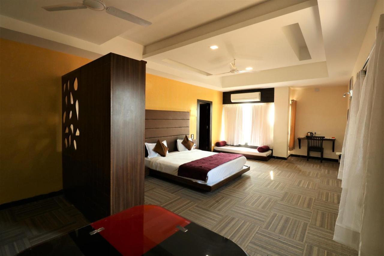 Goverdhan Greens Resort Dwarka L Hotels In Dwarka Eksteriør bilde