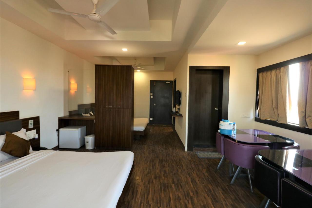 Goverdhan Greens Resort Dwarka L Hotels In Dwarka Eksteriør bilde