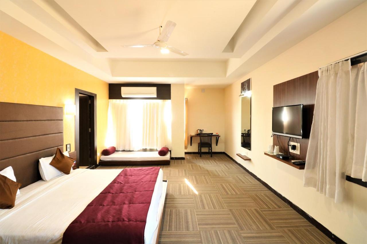 Goverdhan Greens Resort Dwarka L Hotels In Dwarka Eksteriør bilde